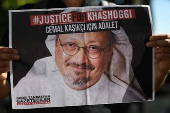 Un cartel reclama justicia para Jamal Khashoggi. 