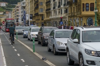 Los combustibles continúan estando mucho más caros que hace un año.