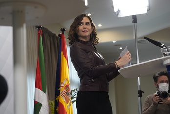 La presidenta de la Comunidad de Madrid, Isabel Díaz Ayuso, en Gasteiz.