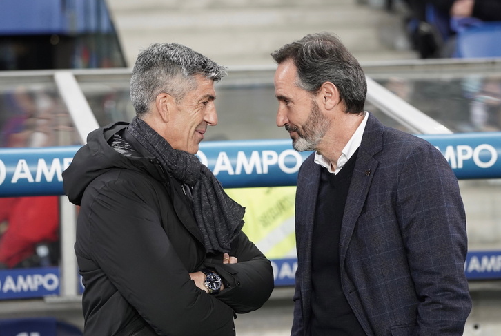 Imanol, junto al técnico del Espanyol Vicente Moreno, en el partido en el que igualó el lunes a Artigas en la historia de la Real.