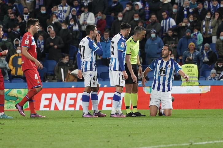 Mikel Merino, que provocó el penalti de la victoria ante el Espanyol, está mejor para volver a once inicial.
