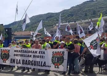 Manifestación en Ortuella contra la planta de Sader.