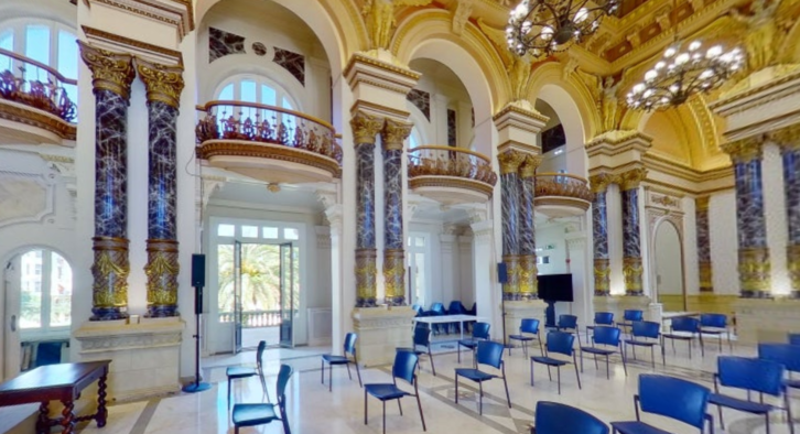 Salón de plenos del Ayuntamiento de Donostia.
