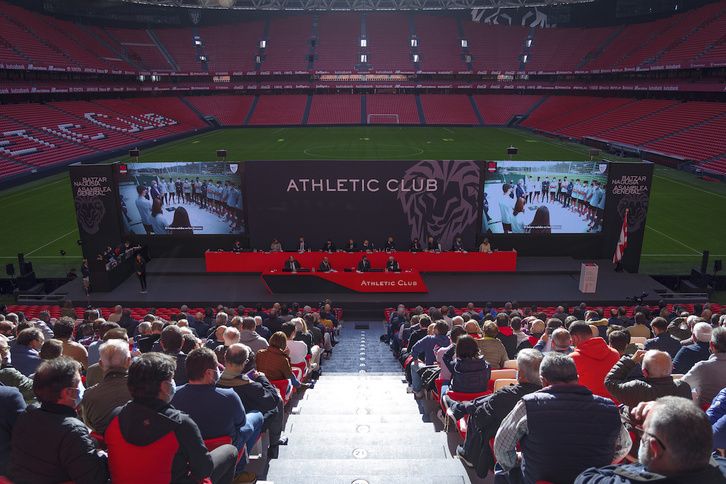 Asamblea de compromisarios del Athletic celebrada el pasado mes de octubre en San Mamés.