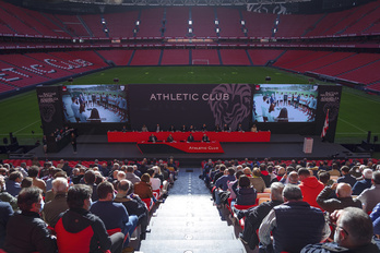 Asamblea de compromisarios del Athletic celebrada el pasado mes de octubre en San Mamés.