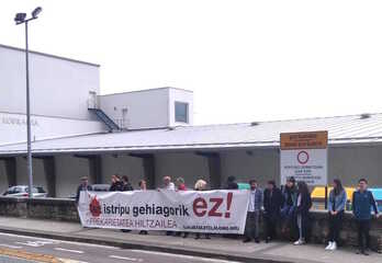 Concentración de la mayoría sindical en Hondarribia.