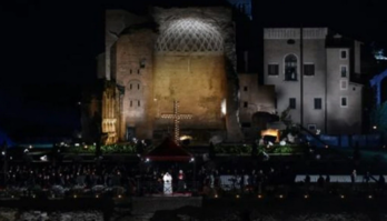 Vía Crucis del Coliseo en 2019, presidido por el Papa Francisco.