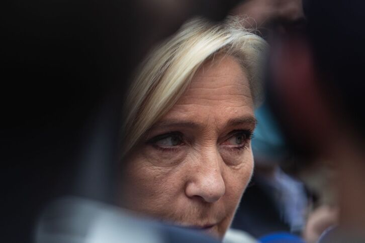 Marine Le Pen Frantziako eskuin muturraren hautagaia. 