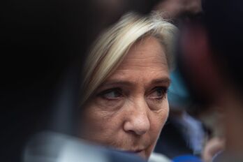 Marine Le Pen Franrtziako eskuin muturraren hautagaia. 