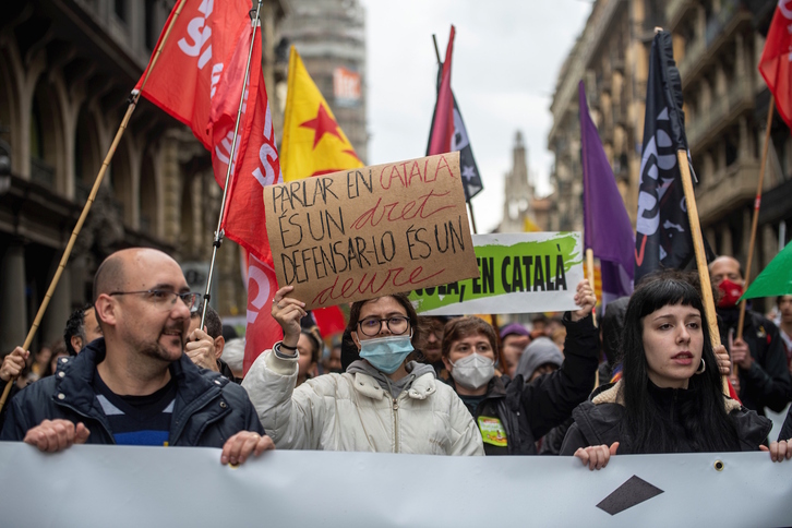 Huelga estudiantil contra la imposición del 25% de castellano en las aulas este marzo en Barcelona.