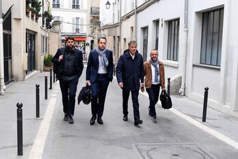 La delegación del PS, encabezada por su primer secretario, Olivier Faure, segundo por la derecha.