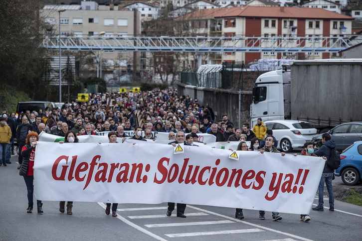 Manifestación contra la contaminación de la planta de Glefaran en Gueñes y Zalla, en 2020.