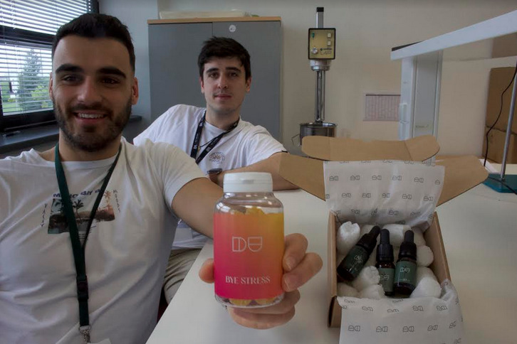 Asier Duarte y Juan Pérez-Nievas son los creadores de Ducreams junto con Pablo Férnandez Alonso. Ambos trabajan en el día a día de la empresa alavesa. 