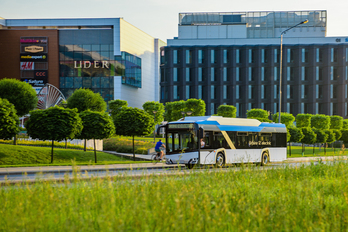 CAF Solariseko Urbino 12 autobus elektrikoa.