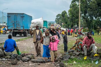 Personas desplazadas de la zona de Kibumba están llegando a la ciudad de Kivu del Norte de Goma, en la RDC.