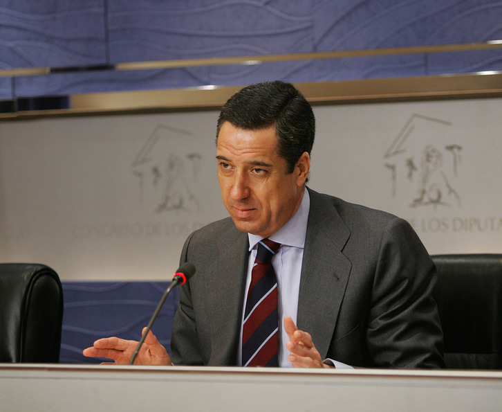 Eduardo Zaplana, en una rueda de prensa en el Congreso.