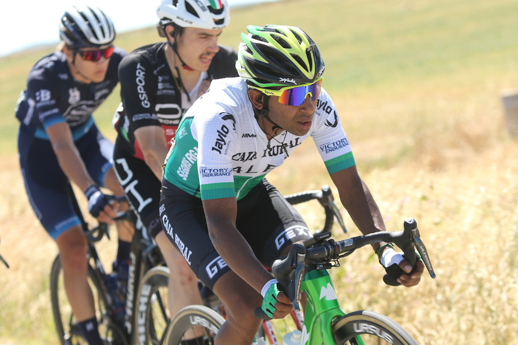 ulu Kinfe Hailemichael sufre en una Vuelta a Nafarroa que fue un punto de inflexión para dar la vuelta a una dinámica negativa.