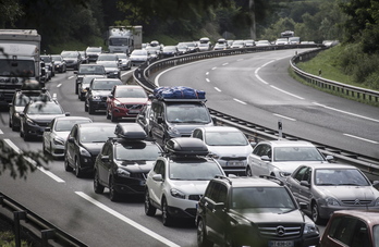 El transporte por carretera es uno de los sectores que más CO2 emite a la atmósfera.
