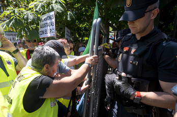  La coordinadora estatal de pensionistas ha llevado a cabo una protesta este jueves ante el Congreso.