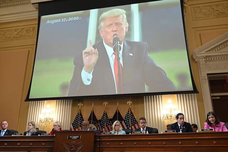 La imagen de Donald Trump durante la audiencia de este lunes en la Cámara de Representantes de EEUU.