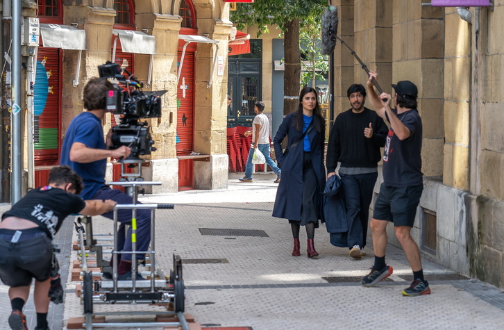 Loreto Mauleon eta Aitor Beltran aktoreen sekuentzia baten grabazioa Donostian.