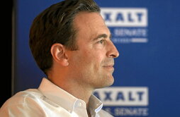 Adam Laxalt Nevadako hautagai errepublikanoa.