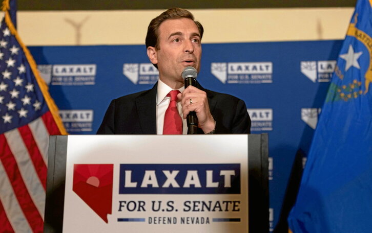 Adam Laxalt, en un acto en la noche electoral.