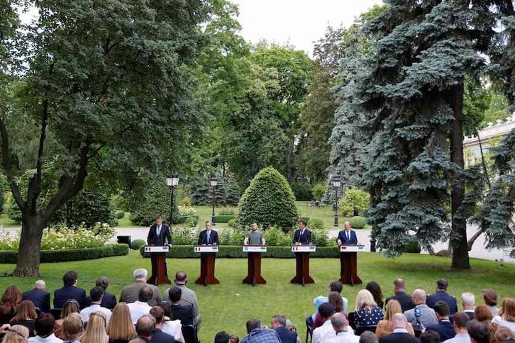 Rueda de prensa de los líderes rumano, italiano, ucraniano, francés y alemán en Kiev.