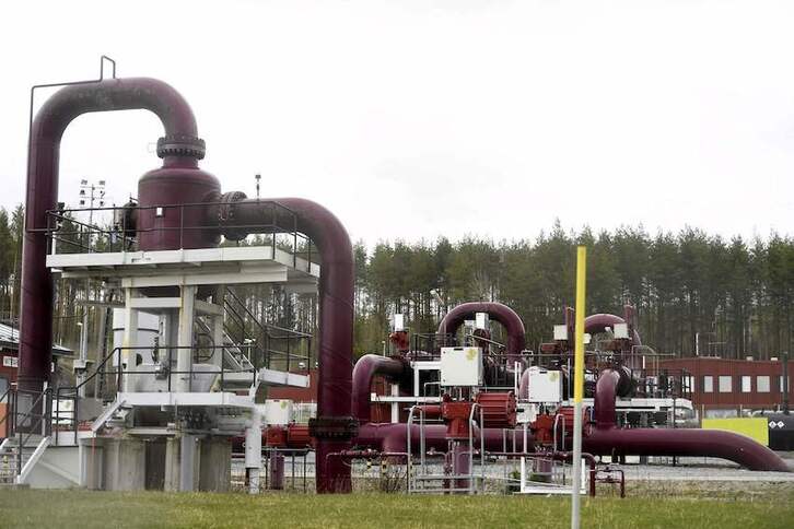 Finlandiari moztu zion lehenengoz Gazpromek gasa errublotan ez onartzeagatik.