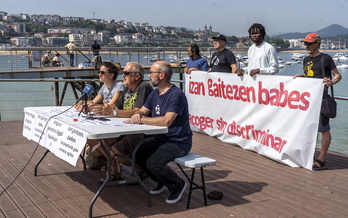 Comparecencia que han ofrecido en Donostia diferentes organizaciones para presentar las movilizaciones por las personas refugiadas.