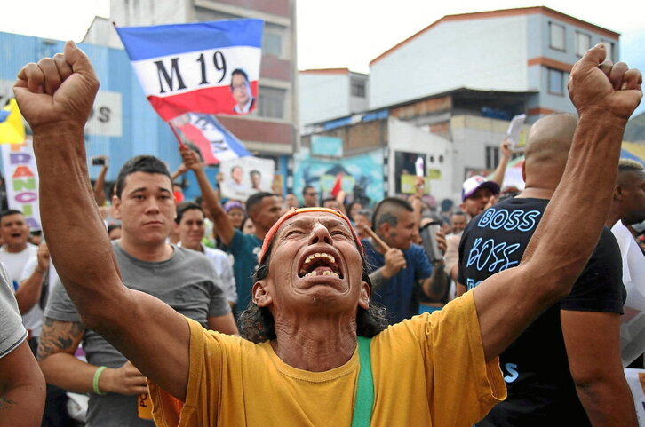 Seguidores de Petro y Márquez celebran en Cali la victoria de la izquierda en Colombia.