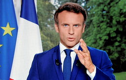 El presidente francés, Emmanuel Macron, en el discurso televisado de ayer.