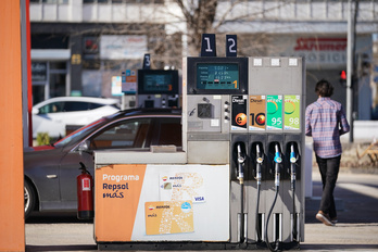 Junto a los alimentos, los carburantes son los que más empujan los precios hacia arriba. 