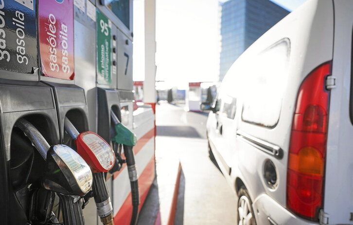 Imagen de archivo de un surtidor en una gasolinera de Gasteiz.