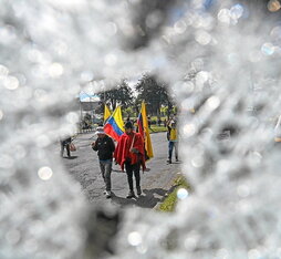 Indígenas marchan en Quito el pasado día 29.