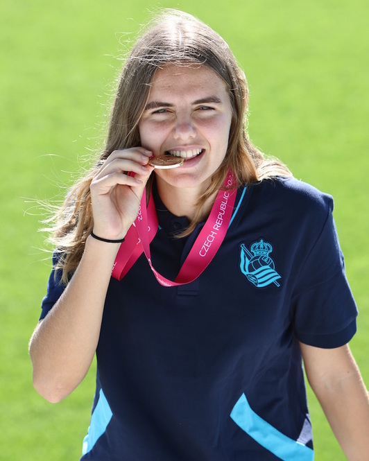 Mirari Uria, que acaba de ganar el Europeo sub19 con España, es una de las seis futbolistas vascas en la convocatoria.