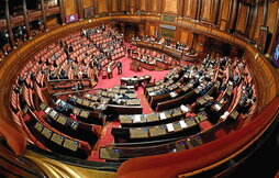 Vista general del Senado antes de votar el decreto sobre las medidas económicas para hacer frente a la inflación.