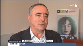 Captura de pantalla de la emisión de EiTB presentando a Iñaki Berraondo como médico de familia.