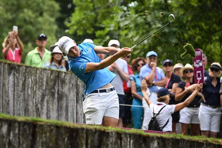 Carlota Ziganda durante su participación en el torneo francés.