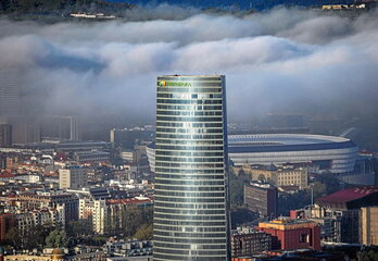 Vista de la torre Iberdrola desde Artxanda.