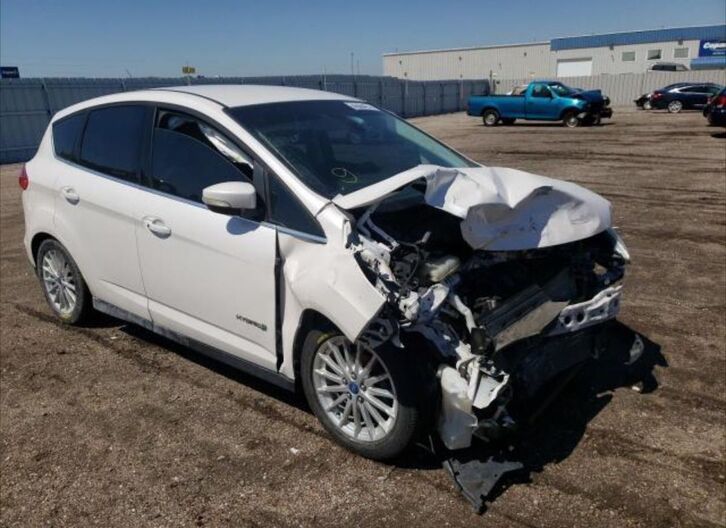 Estado en el que quedó el coche de la amiga de Itziar Moreno tras el accidente.