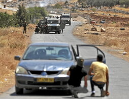 Soldadu eta manifestarien arteko istiluak, Israelen, okupazioaren aurkako protestetan.