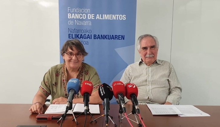La presidenta del BAN, Marisol Villar, junto al secretario de la fundación, Ramón Navarro, durante la rueda de prensa.