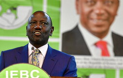 El presdiente electo de Kenia, William Ruto, pronuncia un discurso tras la proclamación de su victoria electoral.