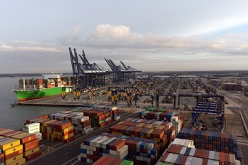 Vista del puerto de contenedores de Felixstowe parado por la huelga de los trabajadores