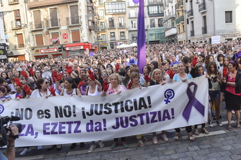 Concentración organizada por el Movimiento Feminista en protesta por la puesta en libertad de los cinco integranes de «La Manada», en junio de 2018.