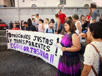 Concentración ante Educación de Nafarroa de docentes de la plataforma ‘Por unas oposiciones justas y transparentes’.