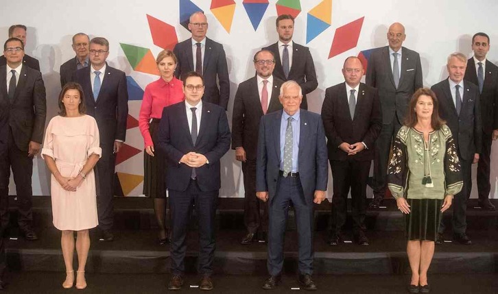 Los ministros de Defensa de la UE, este martes en Praga.