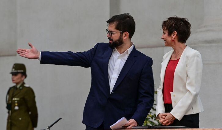 Boric, junto a su nueva ministra de Interior, Carolina Tohá. 