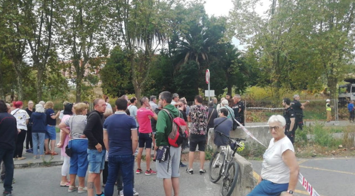 Protesta vecinal contra la tala de árboles en Serralta.